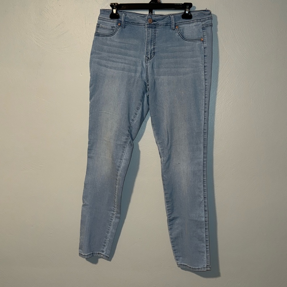 A light wash jeans with stretch size 12
